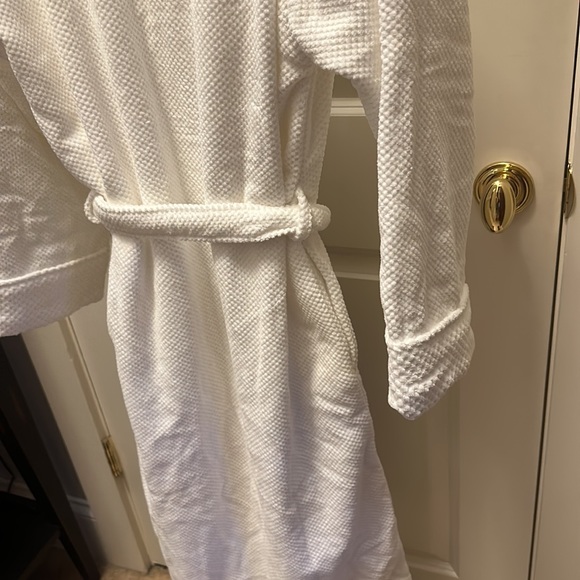 DOWNTOWN COMPANY women’s SPA COLLECTION VELOUR BATHROBE - Picture 10 of 14